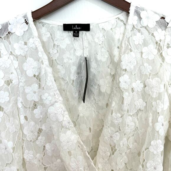 Lulus Blossom On Over White Lace Faux Wrap Bodysuit NWT Women’s M Long Sleeves - Picture 2 of 13